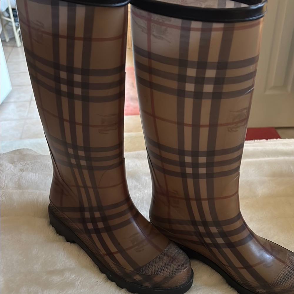 Vintage Burberry Women's Plaid Rain Boots - Brown